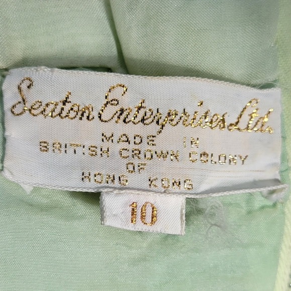 Vintage British Crown Colony of Hong Kong in chartreuse. - Picture 14 of 15